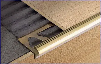 LAJ STEPENIŠNA 10 P9-00 3m