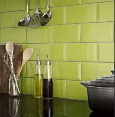 PISTACHO BISELADO BRIL.10X20 1