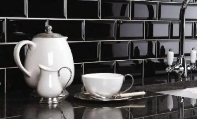 NEGRO BISELADO MATT 10X20 1